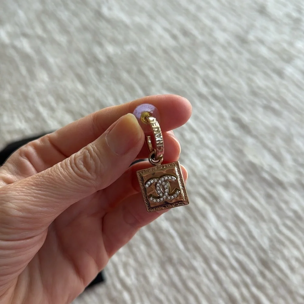 Chanel pendant double c crystal earrings